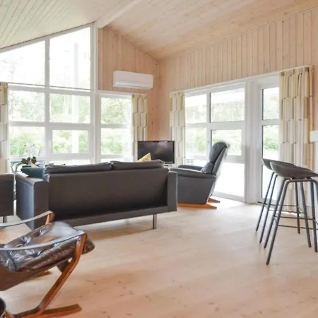 Four-bedroom Holiday In